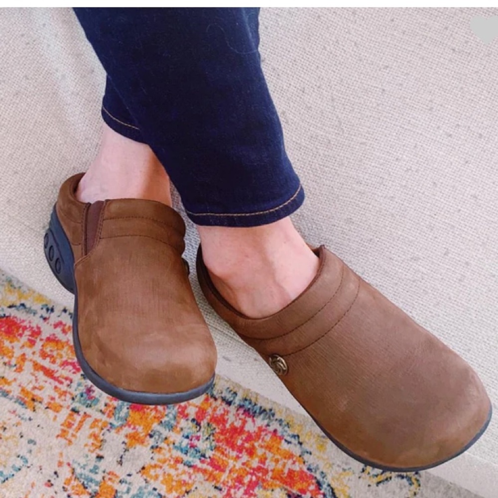 NWOT  THERAFIT MOLLY SLIP-ON CLOG.BROWN BRUSHED LEATHER size 38 (7.5-8)